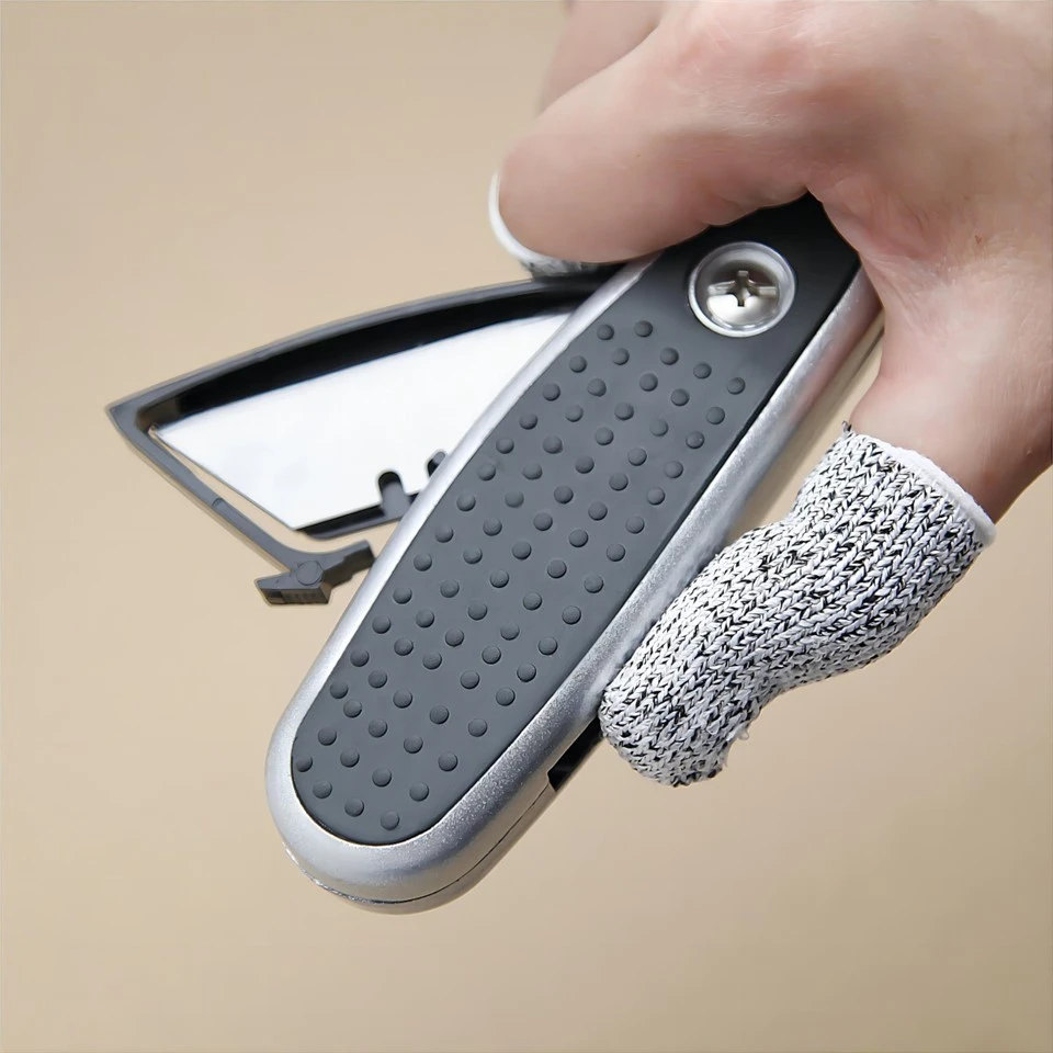 V-shaped Handle Retractable Utility Knife suppliers